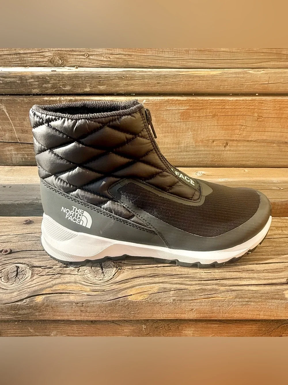 The North Face ThermoBall Eco Zip Black Winter Boots Women’s 8